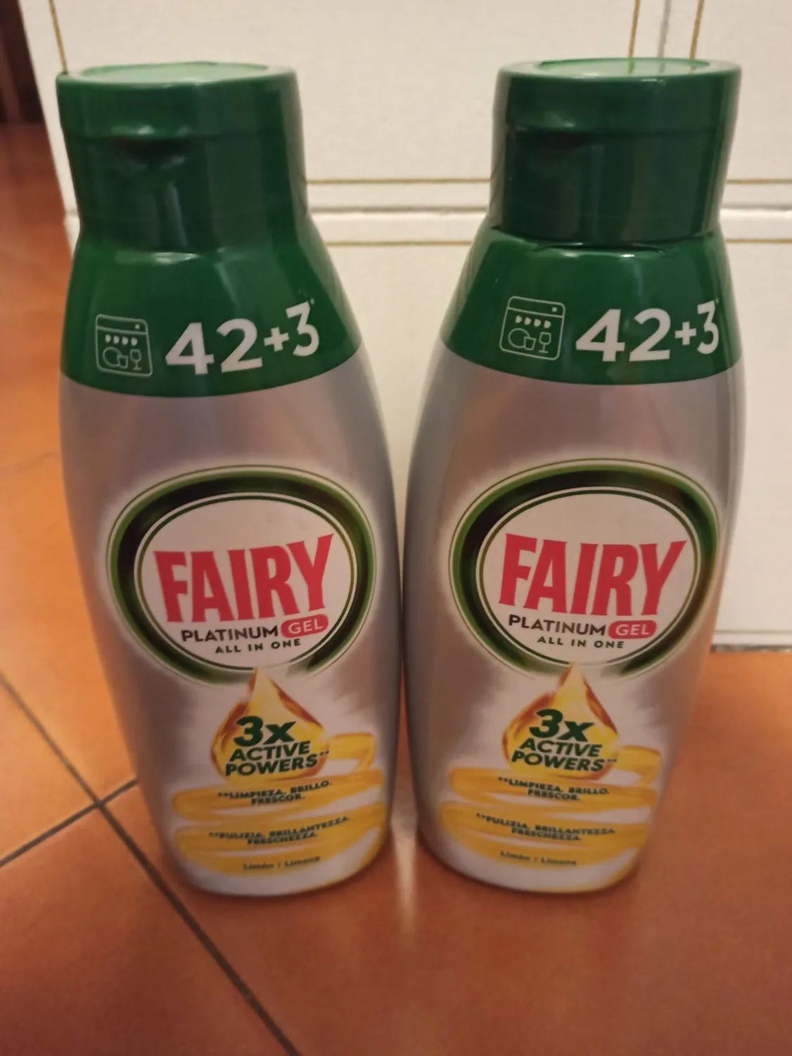 Fairy Platinum Gel lavastoviglie 128 lavaggi limone