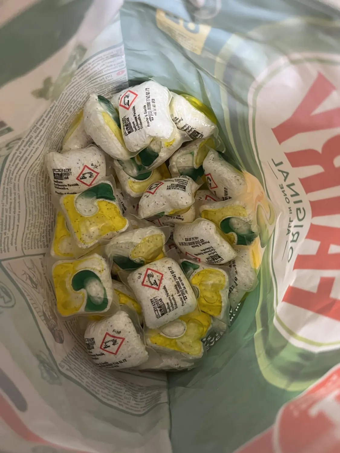 Fairy Original All in One pastiglie 82 capsule limone