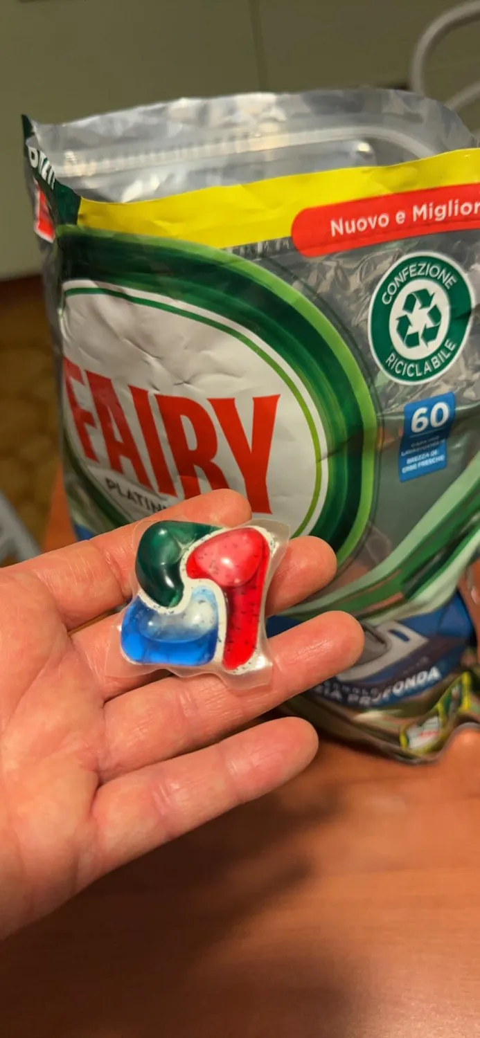 Fairy Platinum Plus pastiglie lavastoviglie 60 capsule erbe fresche