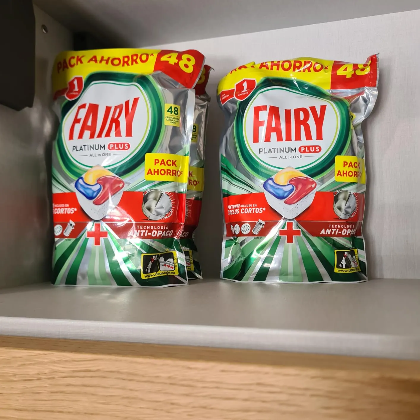Fairy Platinum Plus pastiglie lavastoviglie 192 pz limone tutto in uno