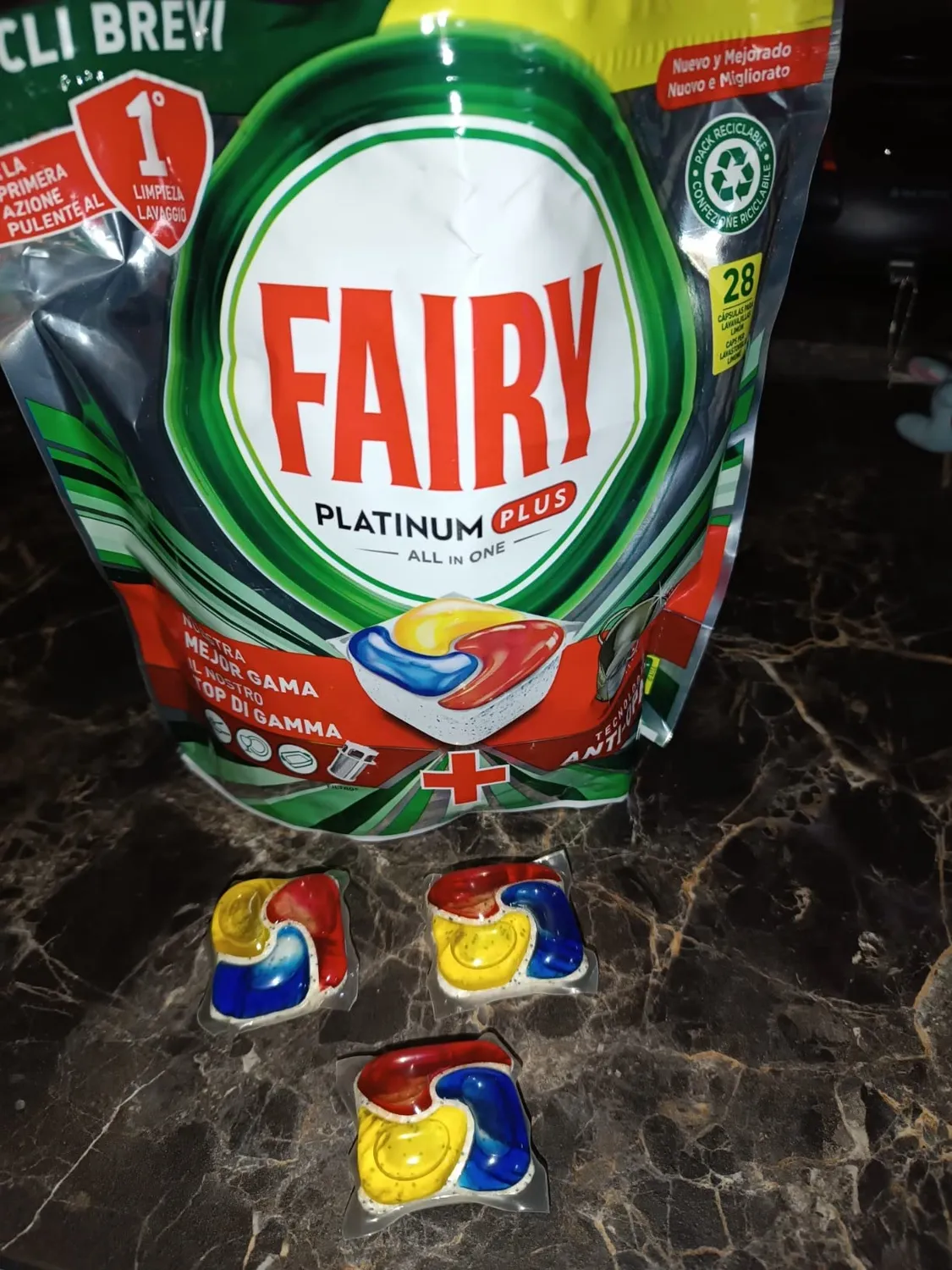 Fairy Platinum Plus Pastiglie Lavastoviglie 28 Caps Limone Anti-Opaco