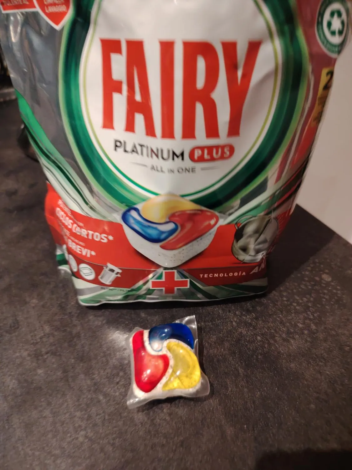 Fairy Platinum Plus pastiglie lavastoviglie 72 pz limone tutto in uno