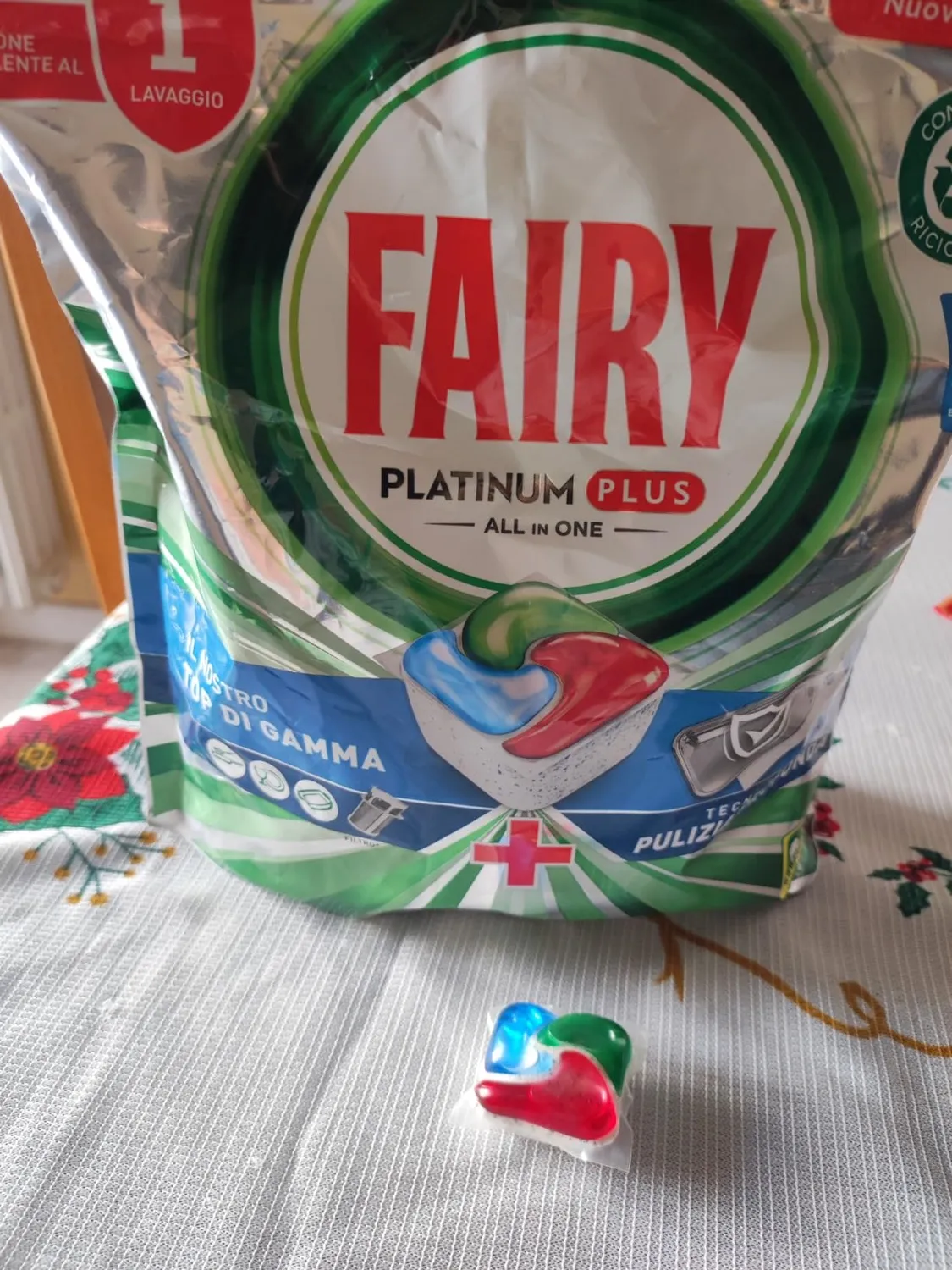 Fairy Platinum Plus pastiglie lavastoviglie 60 capsule erbe fresche