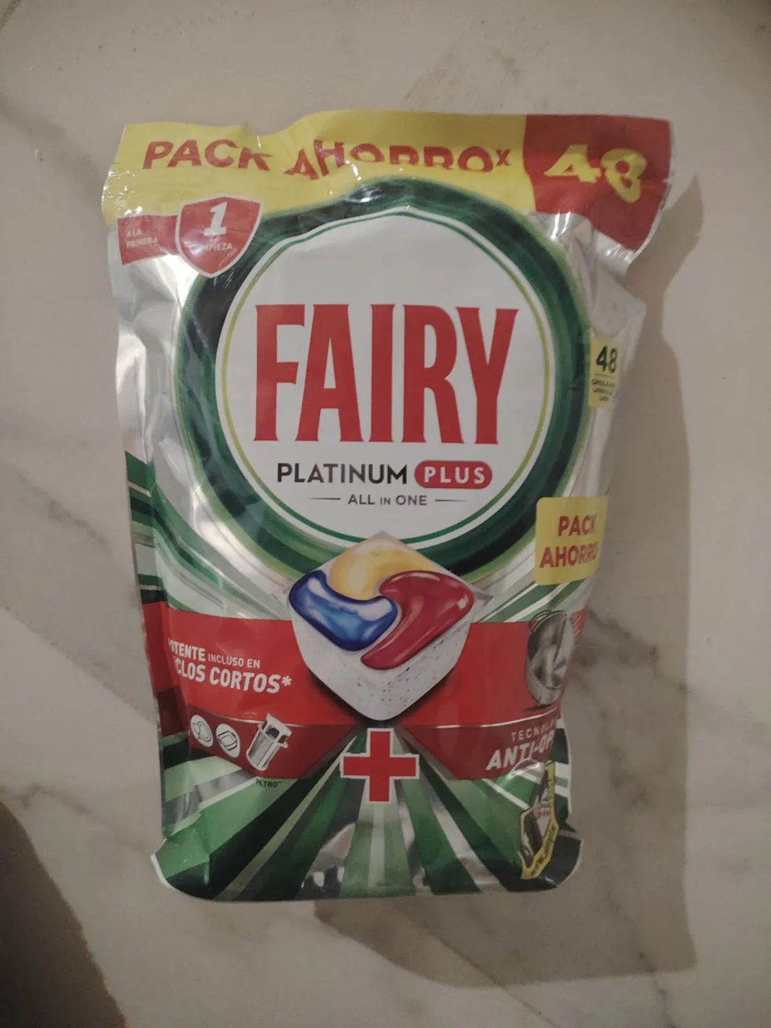 Fairy Platinum Plus pastiglie lavastoviglie 192 pz limone tutto in uno